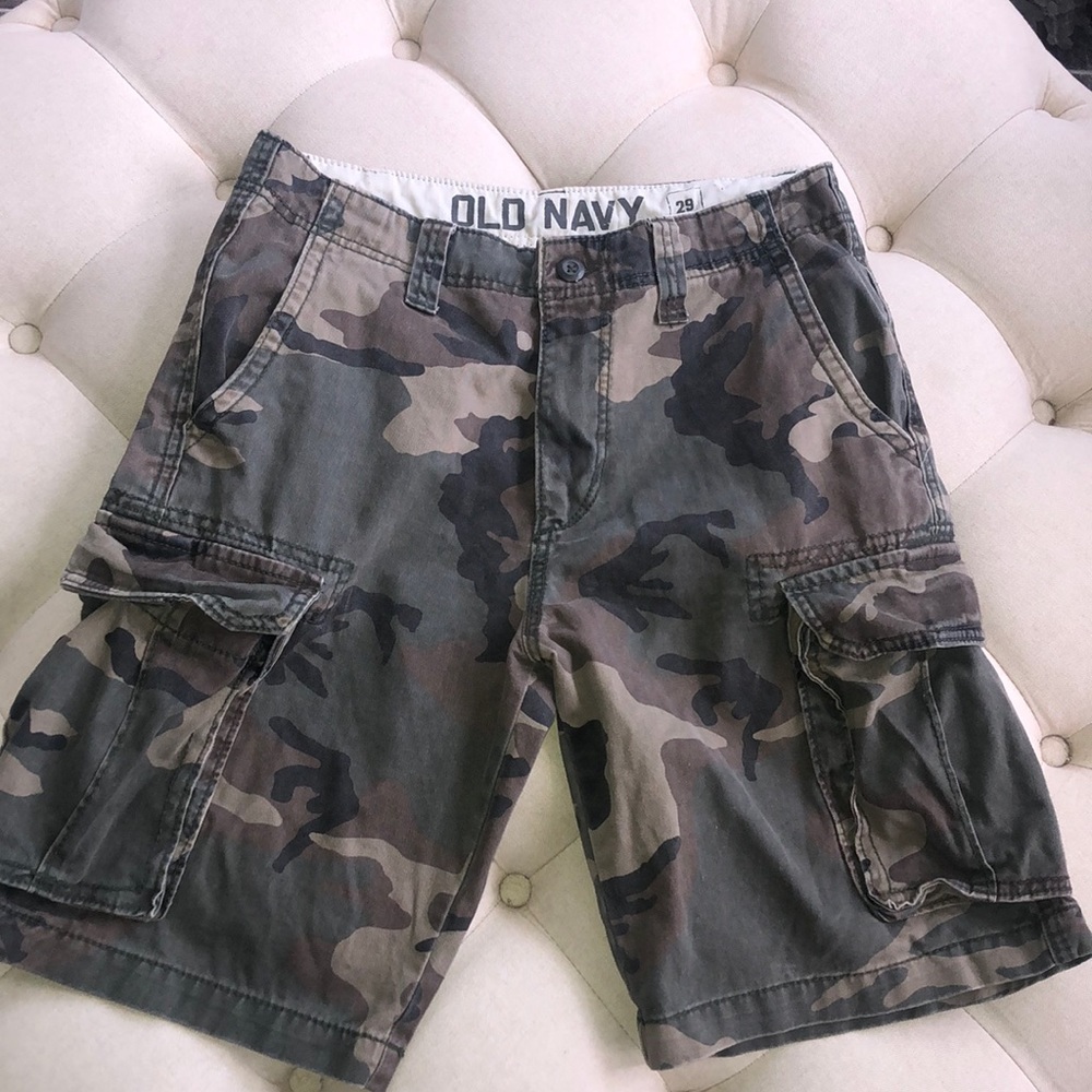 Old Navy camouflage cargo shorts 6 pockets